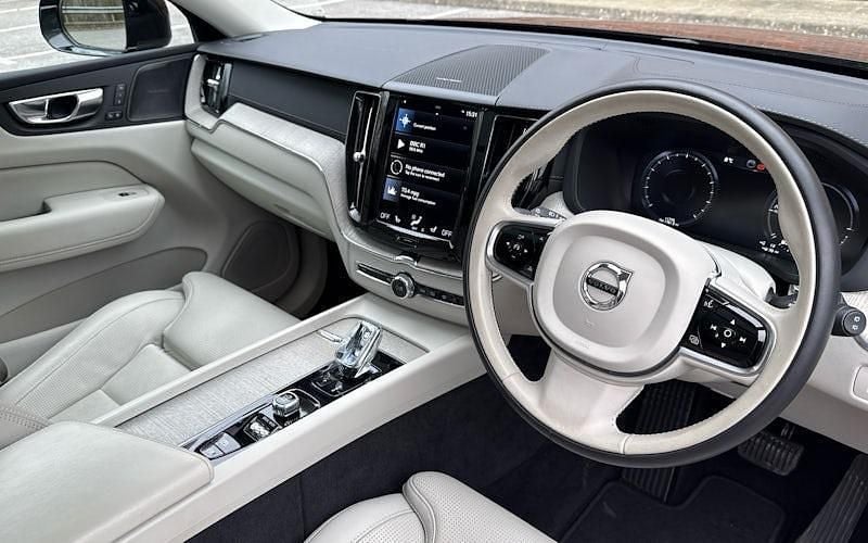 Used Volvo XC60 Inscription 340 HP (250 kW) 2021 Black SUV