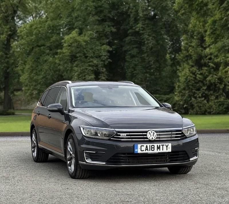 Used VW Passat GTE 218 HP (160 kW) 2018 Grey Estate