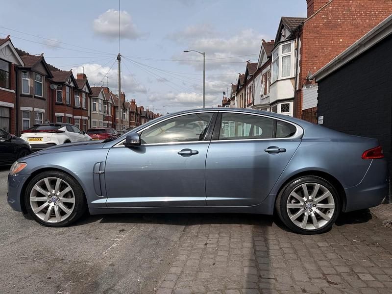 Usado Jaguar XF Premium Luxury 201 HP (147 kW) 2009 Azul Sedan