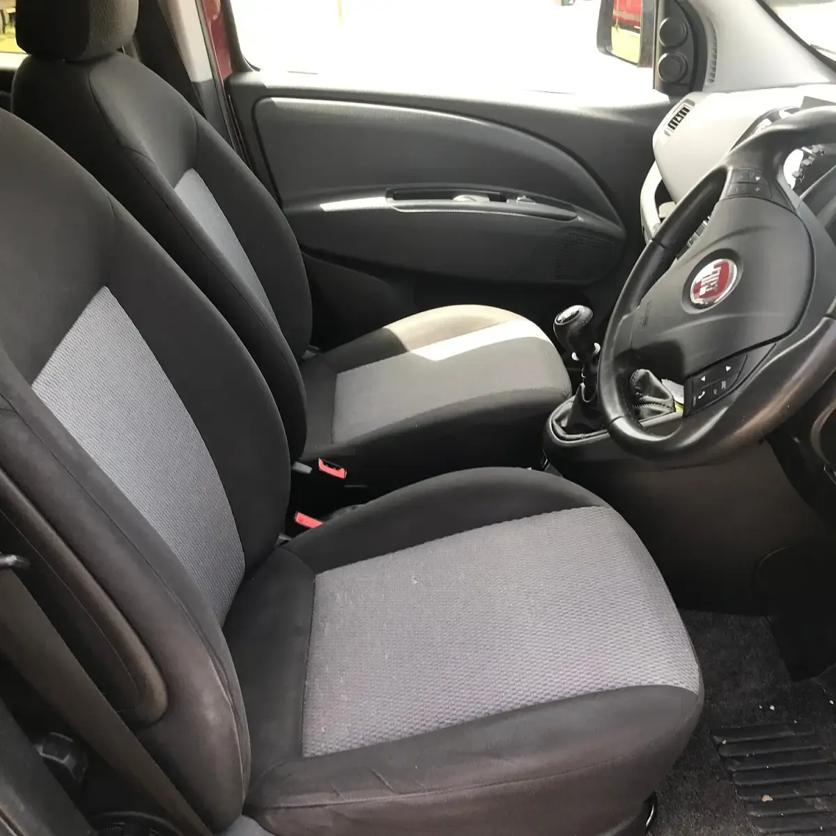Used Fiat Doblò Lounge 2015 Red MPV