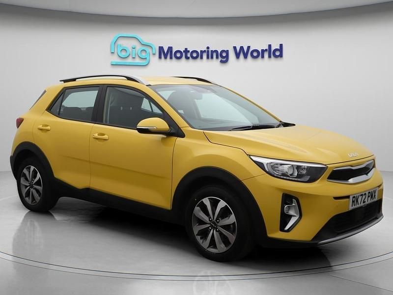 Yellow Used 2023 Kia Stonic 2 SUV | £12,400 (Good price) - Image 1/4