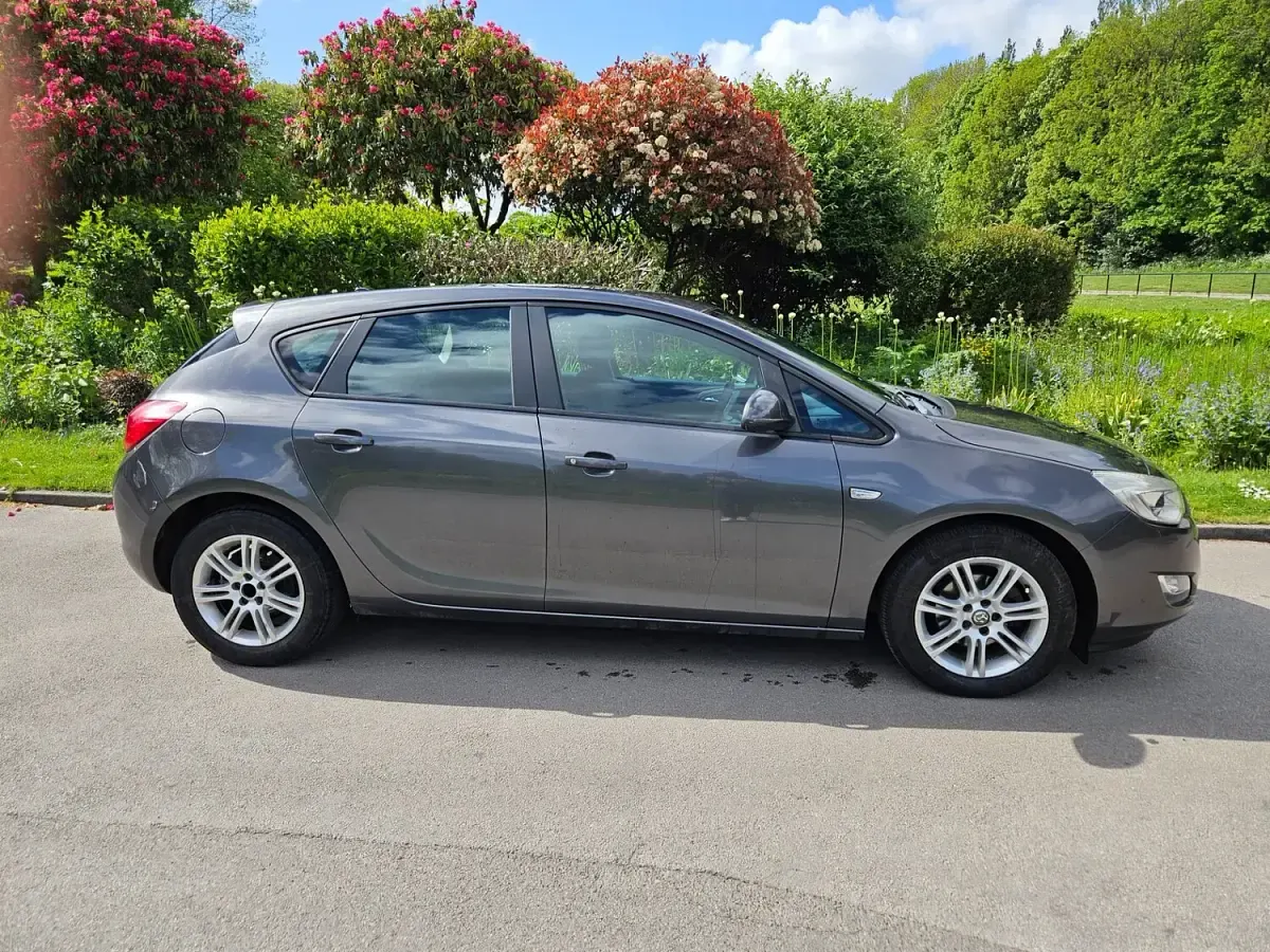 Used Vauxhall Astra 2010 Grey Hatchback
