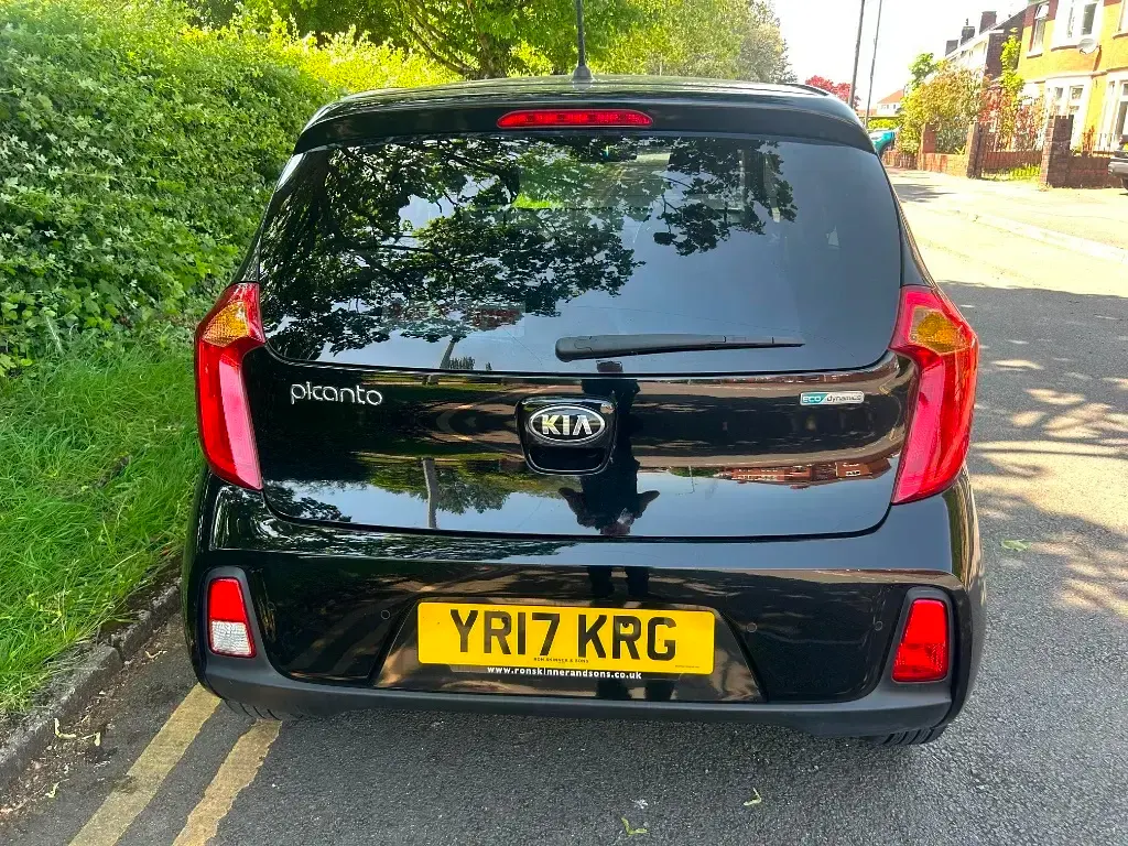 Used Kia Picanto 65 HP (47 kW) 2017 Black Hatchback