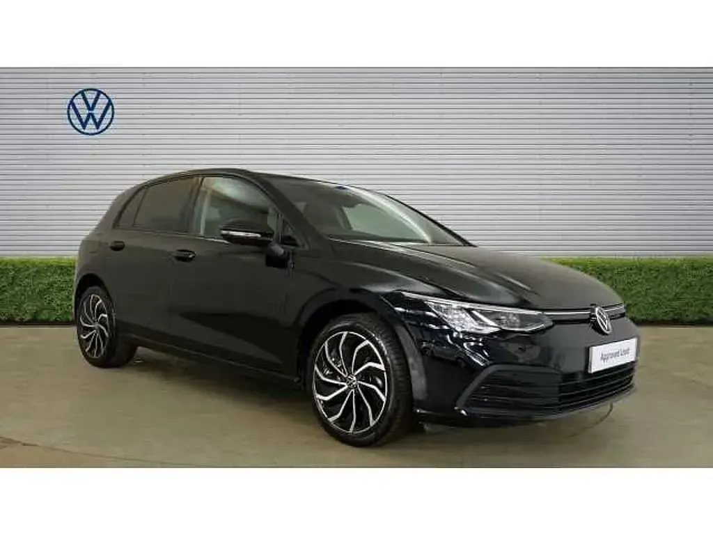 Używany VW Golf VIII Life 110 KM (80 kW) 2023 Hatchback