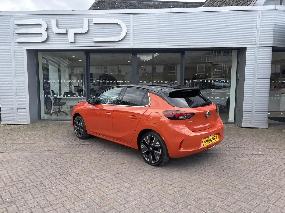 Used Vauxhall Corsa-e Elite 98 kW (134 HP) 2021 Orange Hatchback