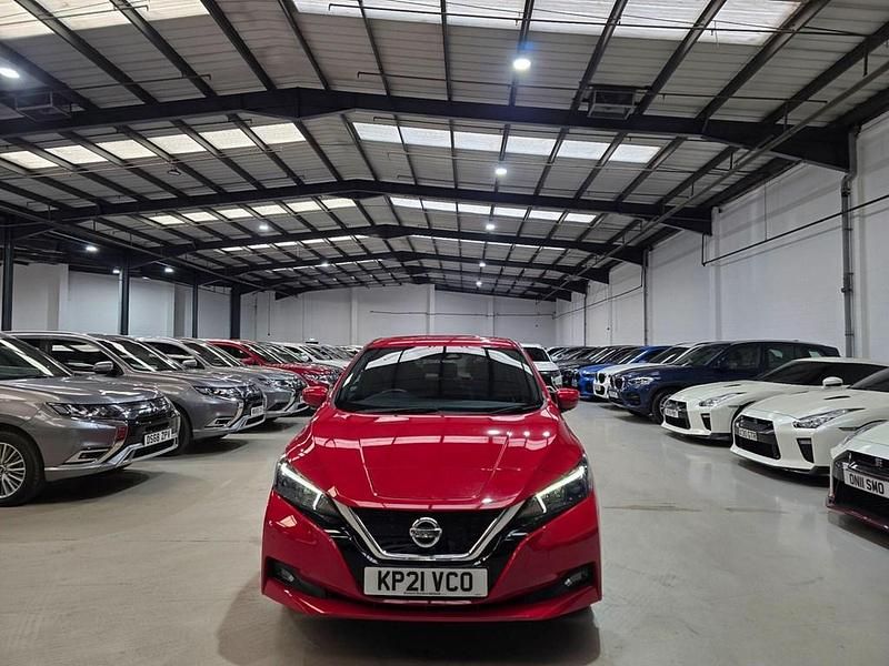 Used Nissan Leaf N-Connecta 160 kW (218 HP) 2021 Red Hatchback