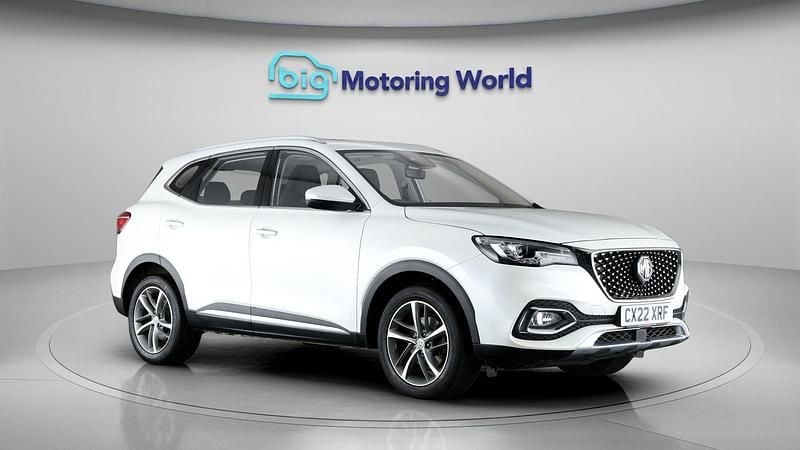 White Used 2022 MG HS Exclusive SUV | £13,400 (Fair price) - Image 1/4