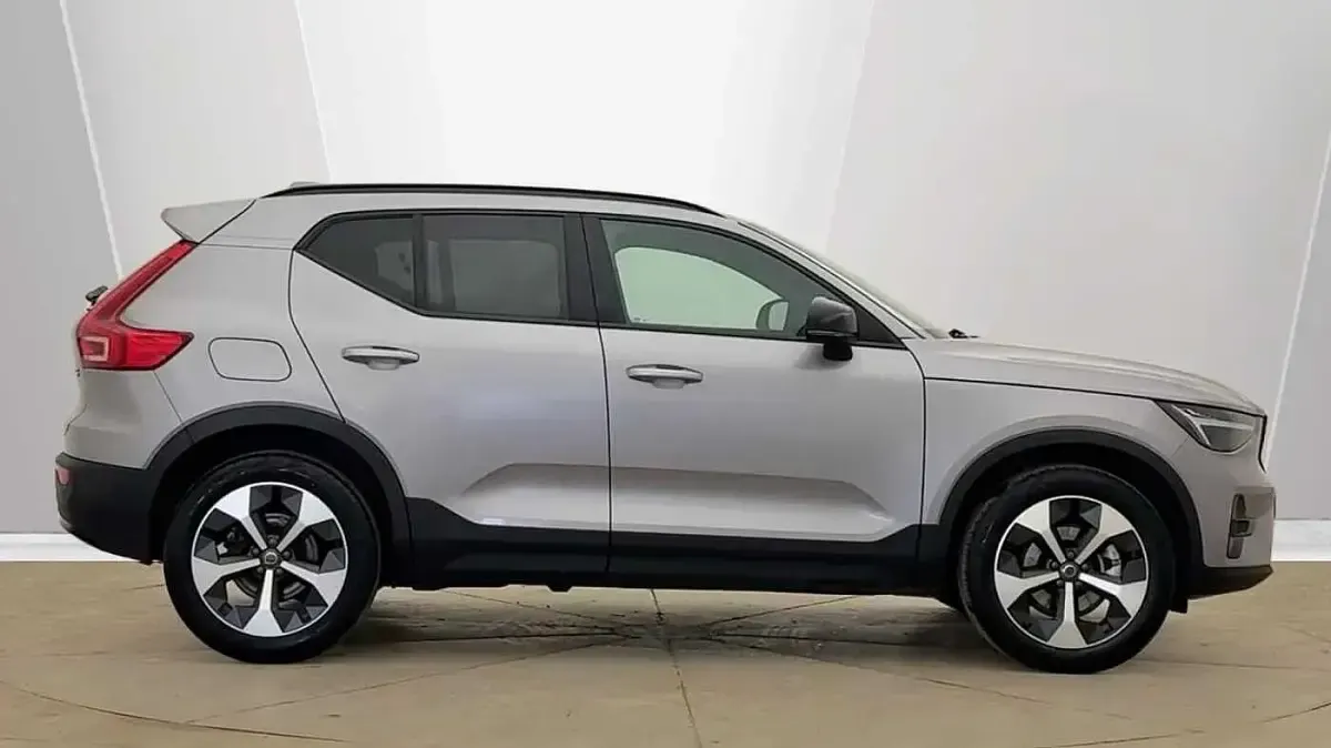 Used Volvo XC40 Plus 161 HP (118 kW) 2025 Silver SUV