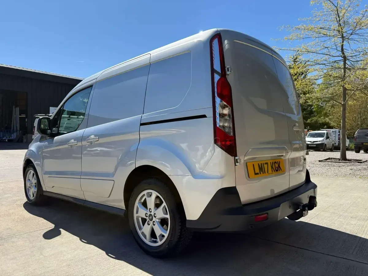 Gebraucht Ford Transit Connect Limited 120 PS (88 kW) 2017 Silber Van / Kleinbus