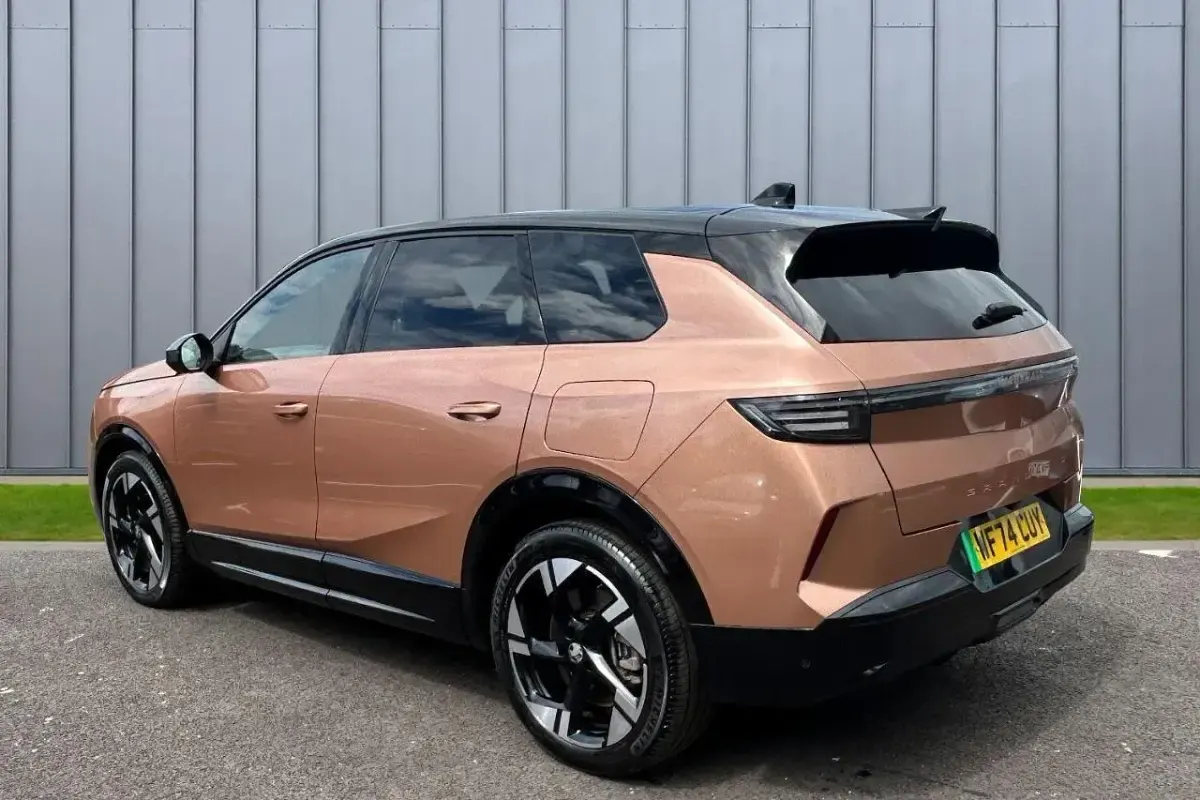 Used Vauxhall Grandland Ultimate 154 kW (210 HP) 2024 Brown SUV