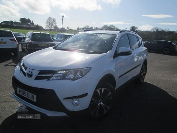 Used Toyota RAV4 124 HP (91 kW) 2015 White SUV