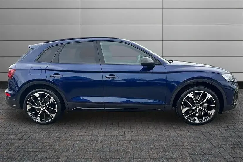 Used Audi Q5 Comfort 341 HP (250 kW) 2025 Navarra blue SUV