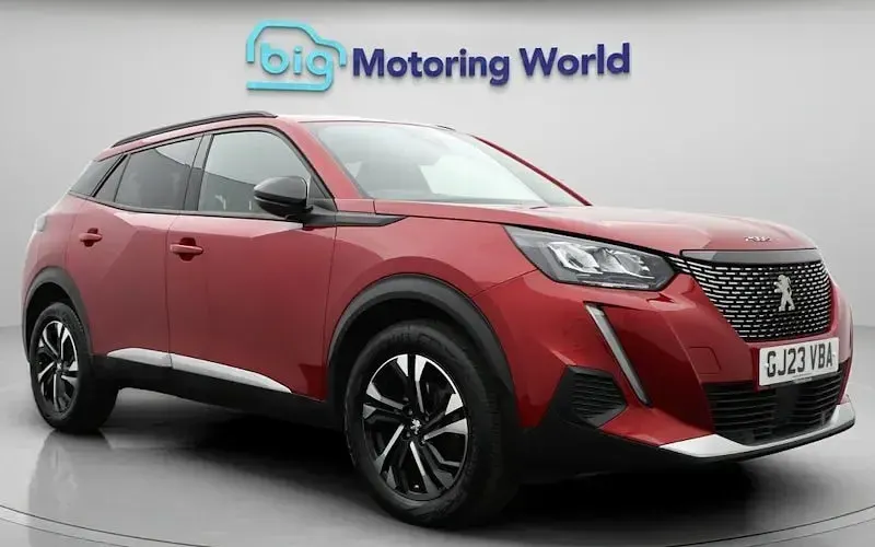 Used Peugeot 2008 Allure+ 101 HP (74 kW) 2023 SUV