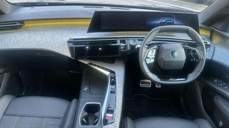 Used Peugeot e-3008 GT 152 kW (207 HP) 2025 Grey SUV