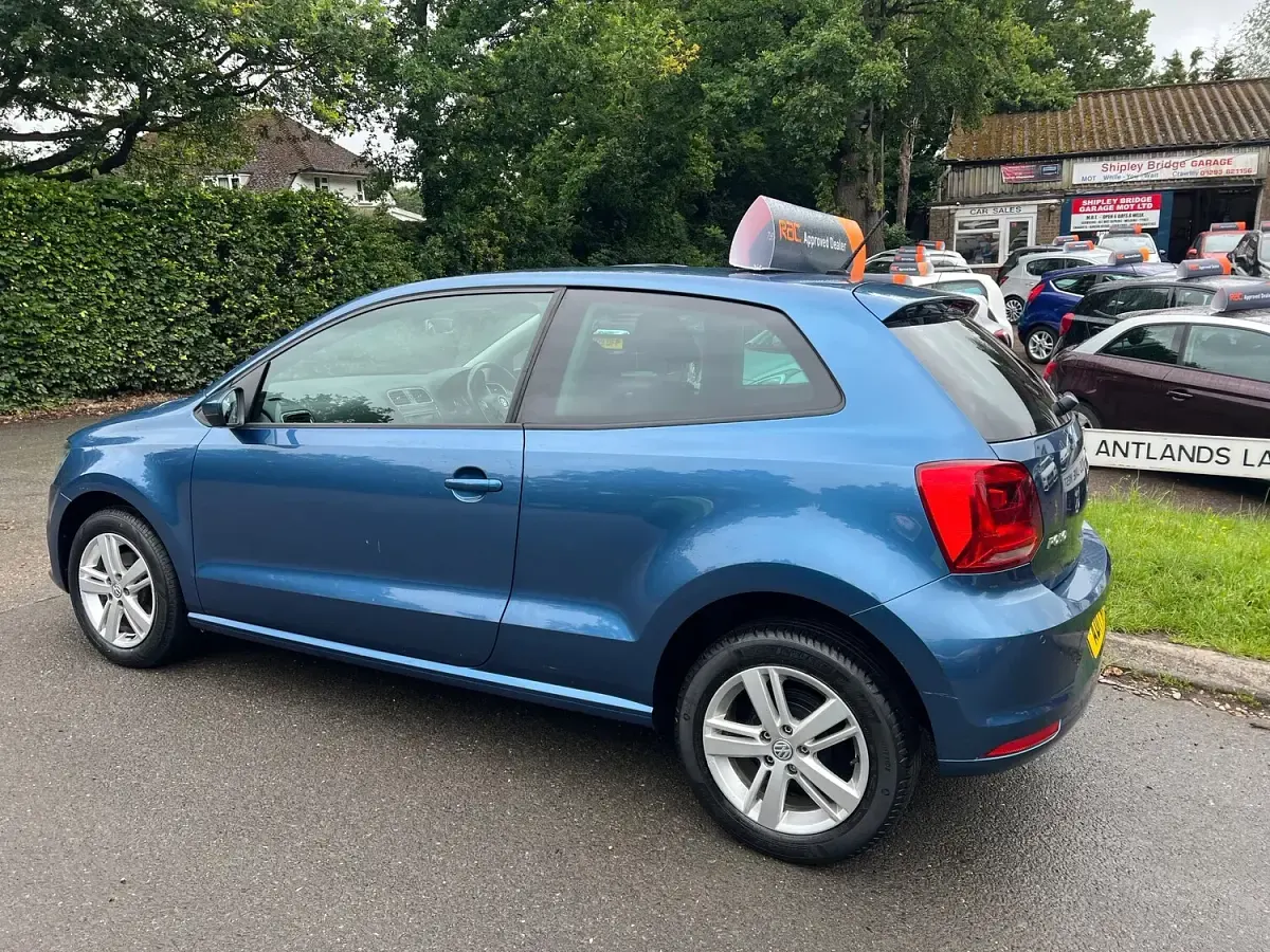 Used VW Polo Edition 75 HP (55 kW) 2017 Blue Hatchback