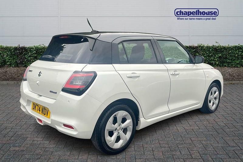 Used Suzuki Swift 82 HP (60 kW) 2024 White Hatchback