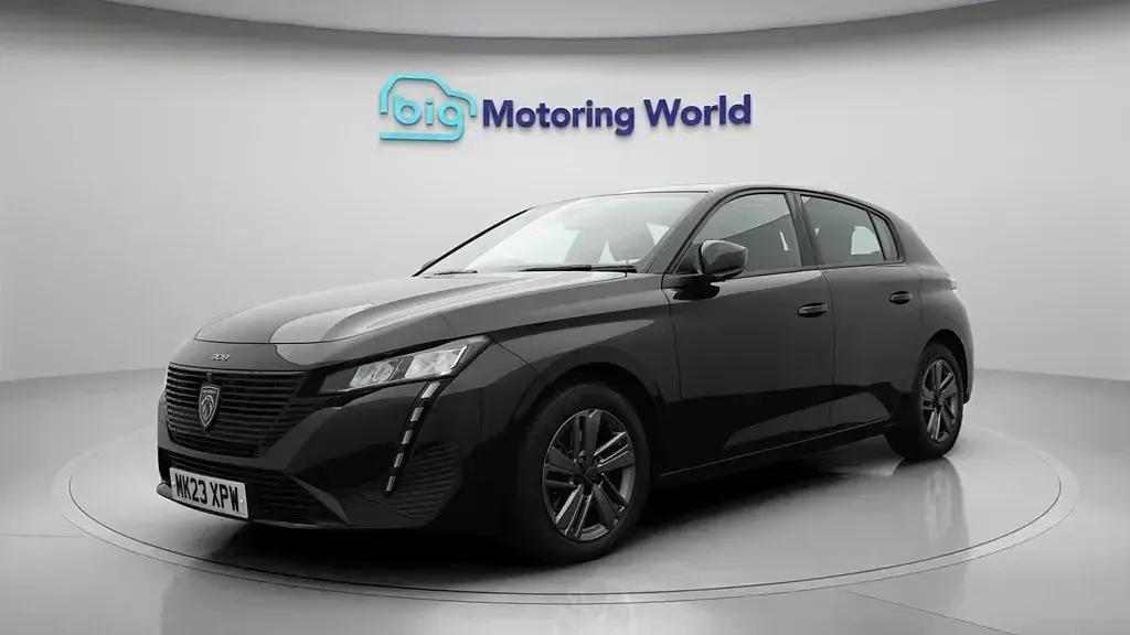 Używany Peugeot 308 Active Premium 130 KM (95 kW) 2023 Czarny Hatchback