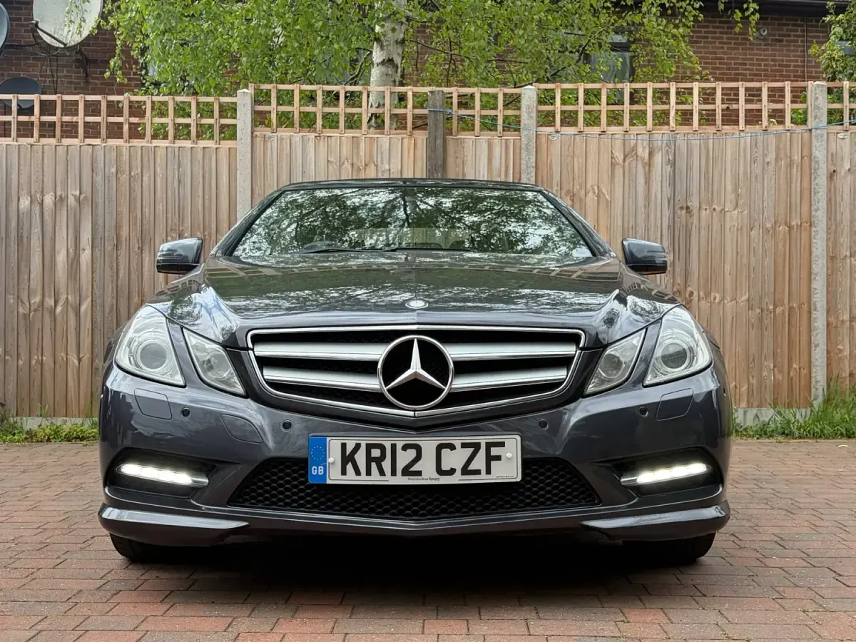Usado Mercedes E250 2012 Cinzento Cabrios