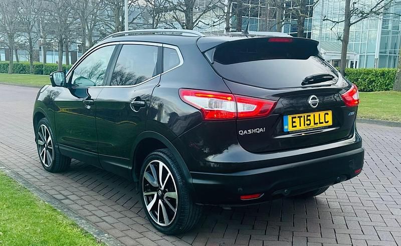 Used Nissan Qashqai Tekna 115 HP (84 kW) 2015 Black SUV