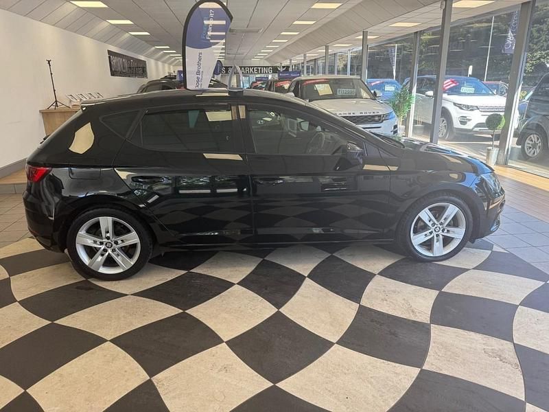 Begagnad Seat Leon FR 130 HK (95 kW) 2019 Svart Halvkombi