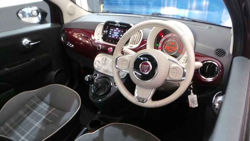 Used Fiat 500 Lounge 105 HP (77 kW) 2015 Red Hatchback