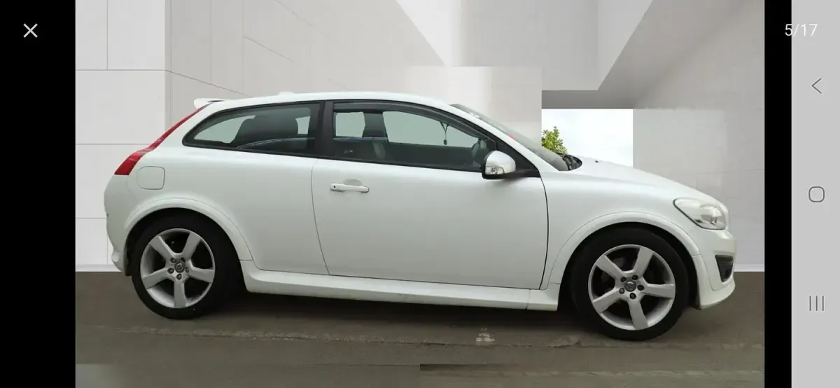 Used Volvo C30 R-Design 114 HP (83 kW) 2011 White Hatchback