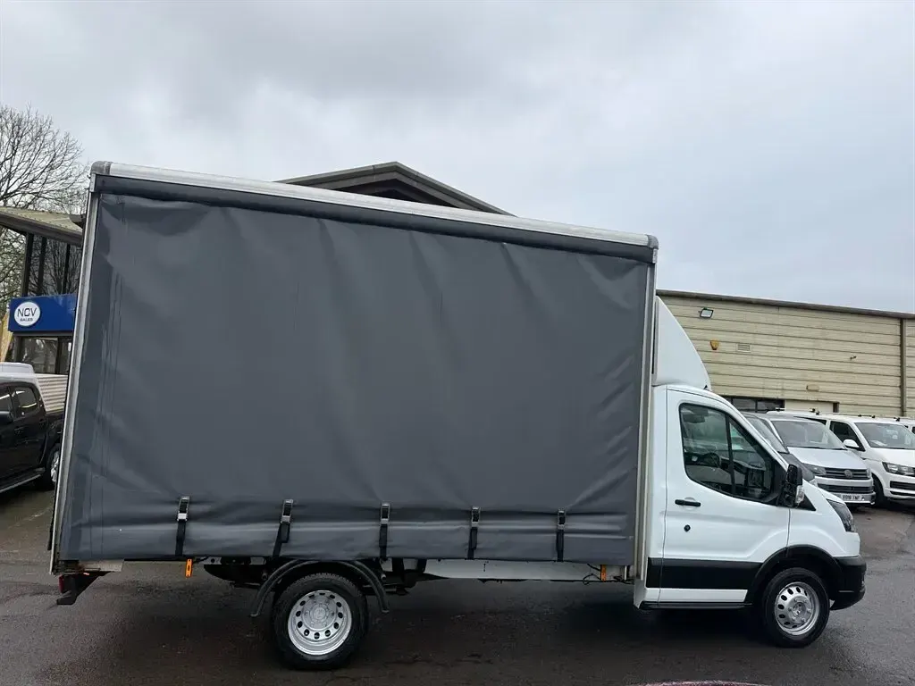 Used Ford Transit 130 HP (95 kW) 2022 White Van