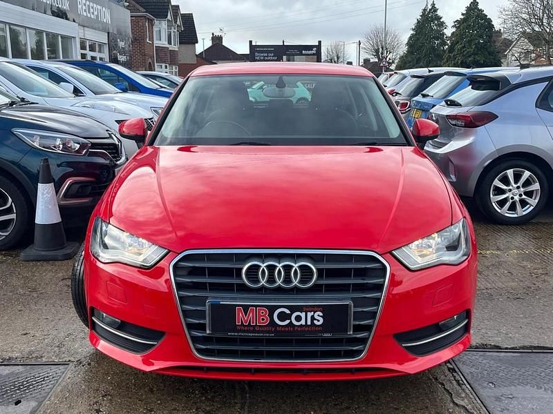 Used Audi A3 Sportback Comfort 105 HP (77 kW) 2013 Red Hatchback
