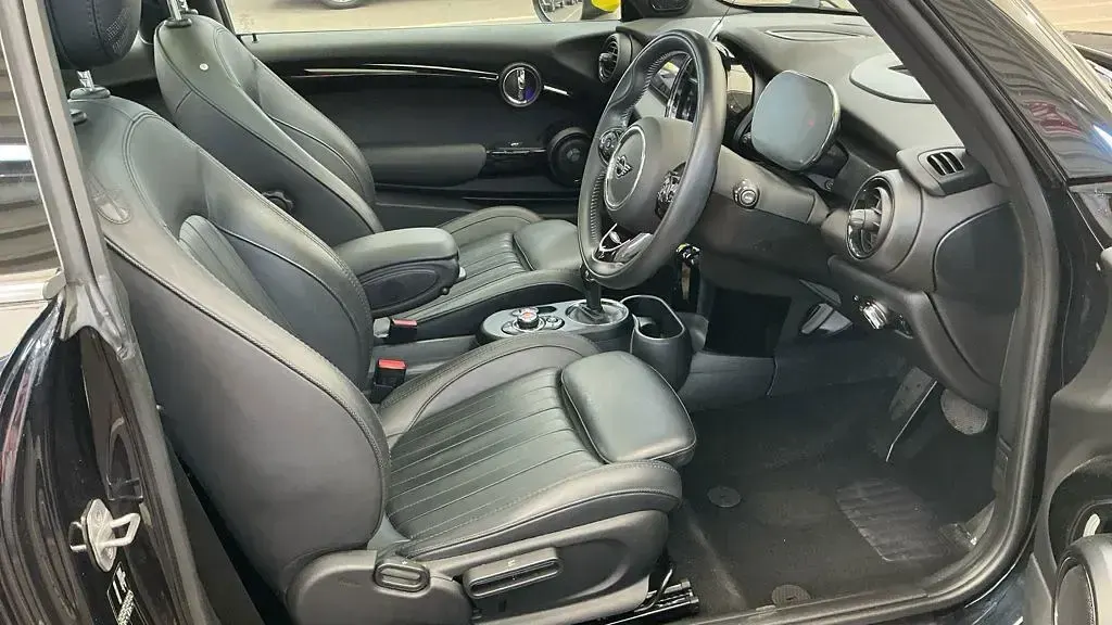 Used Mini Cooper SE Hatch 135 kW (184 HP) 2020 Hatchback