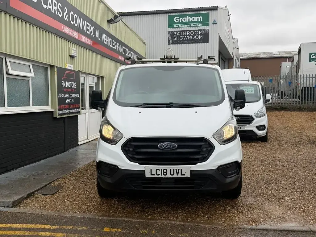 Used Ford Transit Custom 105 HP (77 kW) 2018 White Van