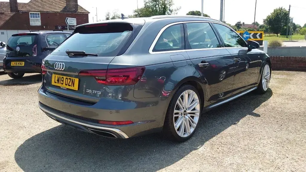 Used Audi A4 S-Line 150 HP (110 kW) 2019 Grey Estate
