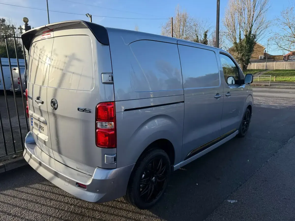 New Vauxhall Vivaro S 180 HP (132 kW) 2026 Silver MPV