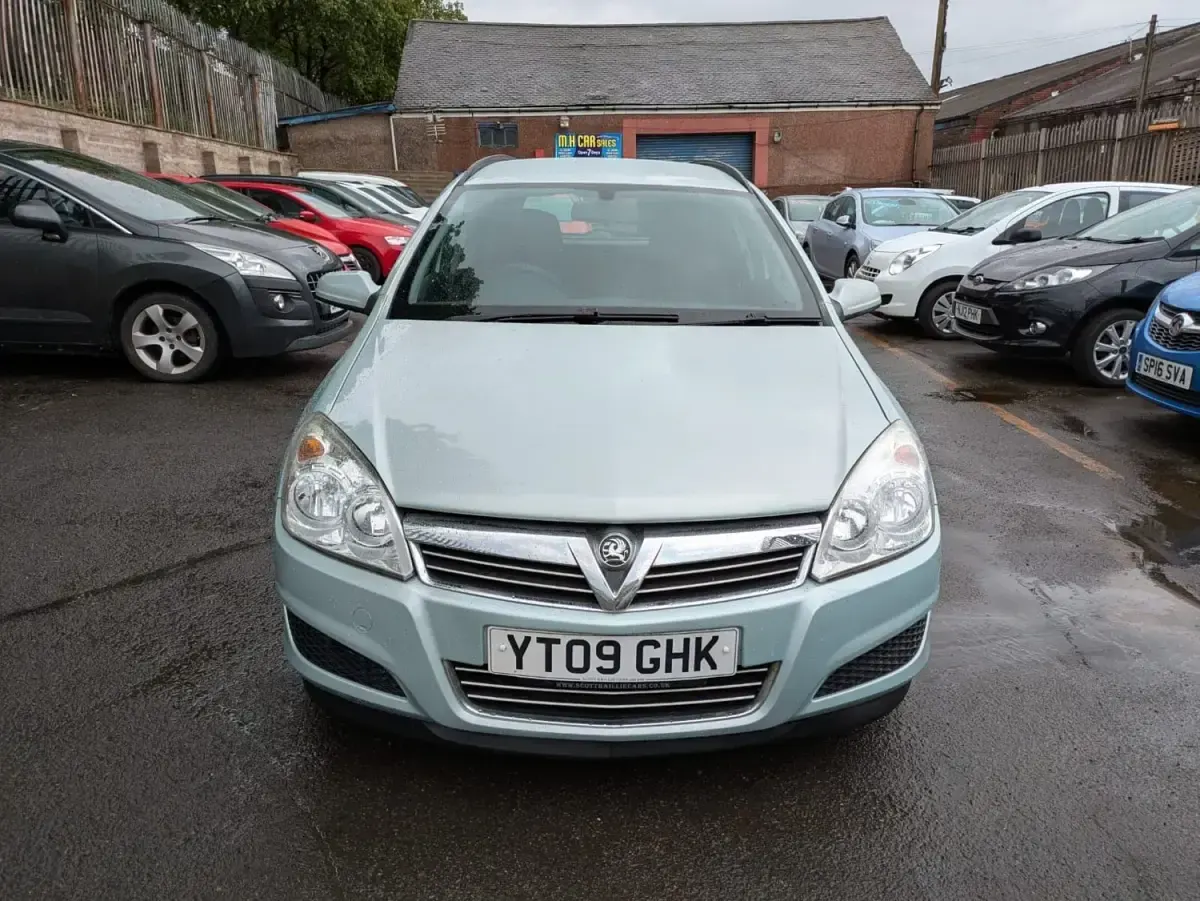 Usado Vauxhall Astra 138 HP (101 kW) 2009 Verde Carrinha