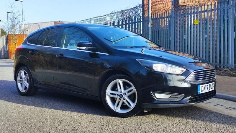 Used Ford Focus Zetec 125 HP (91 kW) 2017 Black Hatchback