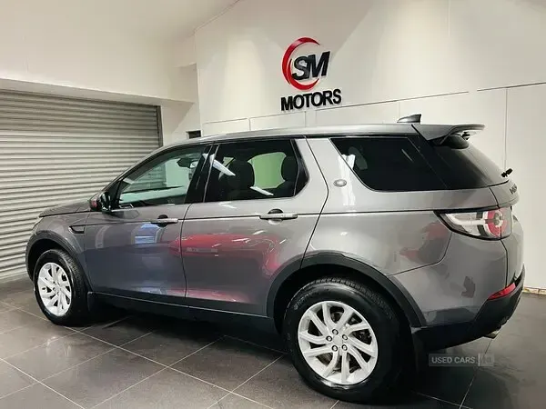 Used Land Rover Discovery 5 SE 2017 Grey SUV