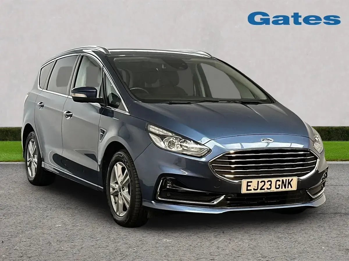 Begagnad Ford S-MAX Titanium 190 HK (139 kW) 2023 Blå Minibuss