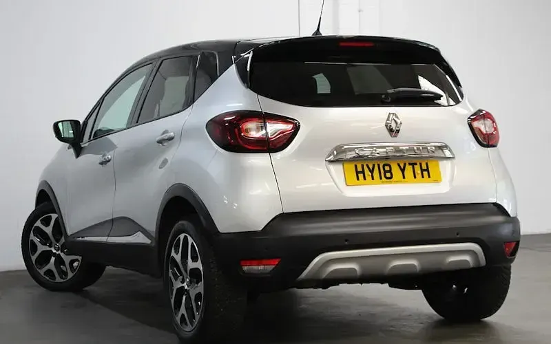 Used Renault Captur Signature 110 HP (80 kW) 2018 Mercury grey SUV