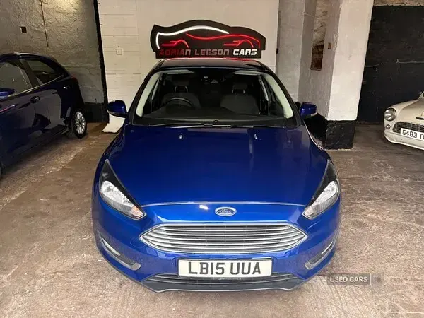 Used Ford Focus Titanium 120 HP (88 kW) 2015 Blue Hatchback