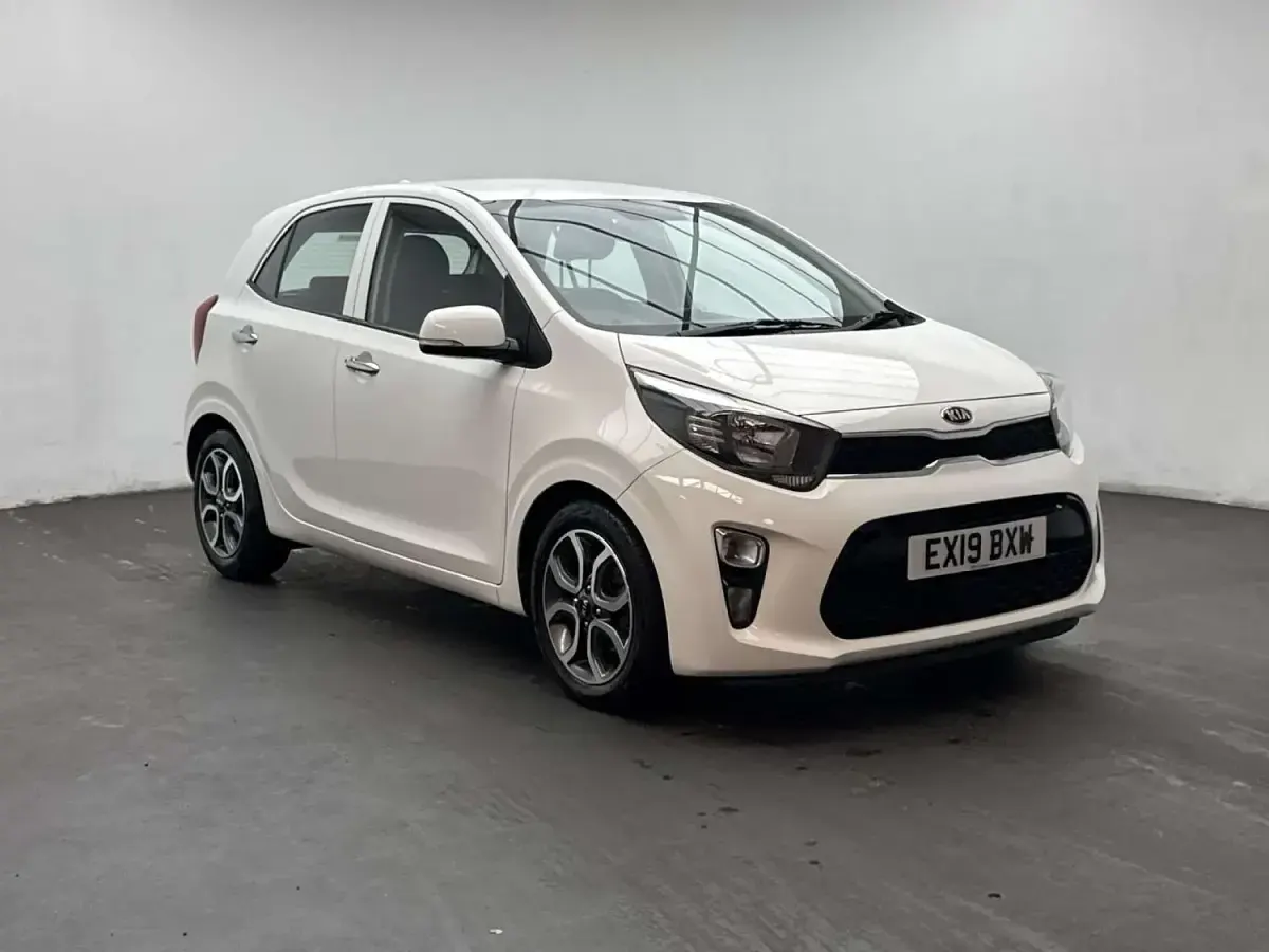 Used Kia Picanto 84 HP (61 kW) 2019 White Hatchback