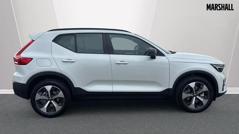 New Volvo XC40 Plus 163 HP (119 kW) 2026 Special metallic  crystal white SUV