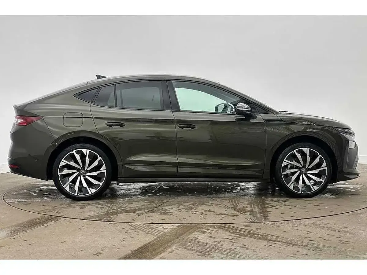 Used Skoda Enyaq iV SportLine 154 kW (210 HP) 2025 Olive green metallic SUV
