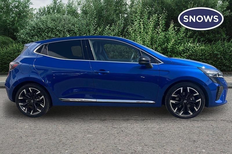 Used Renault Clio V Techno 143 HP (105 kW) 2025 Blue