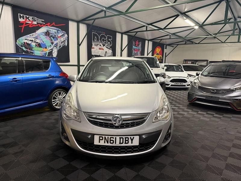 Second-hand Vauxhall Corsa 90 CP (66 kW) 2011 Argintiu Hatchback