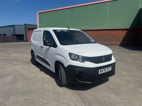 White Used 2021 Peugeot Partner S MPV | £9,353 (Good price) - Image 1/1