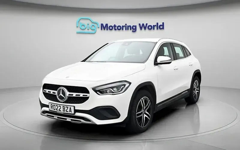 Usado Mercedes GLA180 136 HP (100 kW) 2022 Branco SUV
