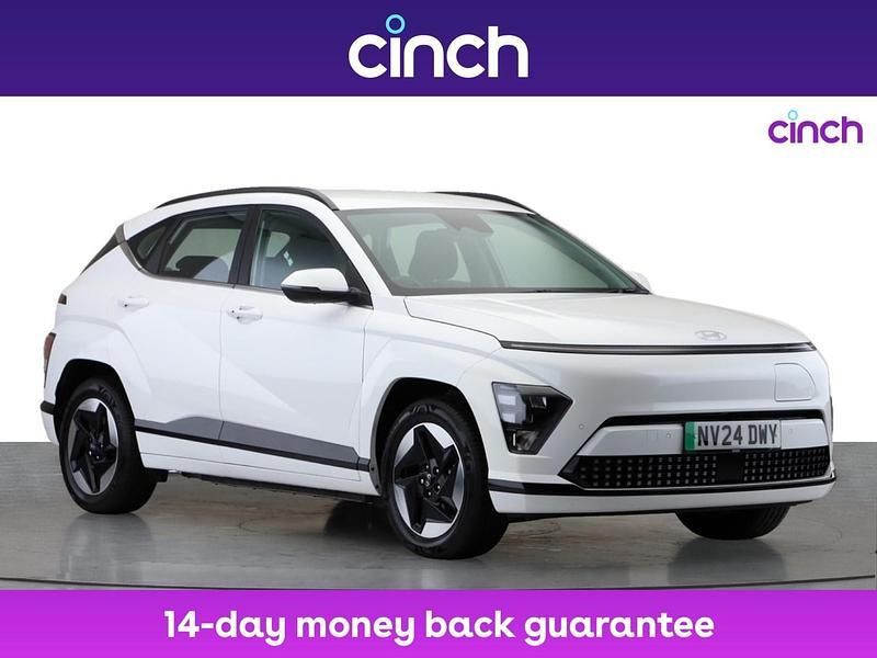 White Used 2024 Hyundai Kona Advanced SUV | £21,949 (Super price) - Image 1/3