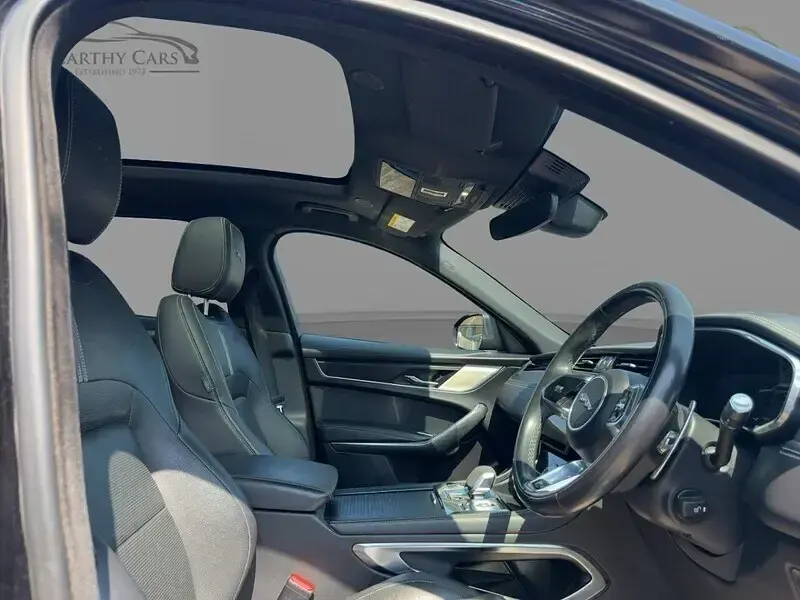 Used Jaguar F-Pace R-Dynamic 404 HP (297 kW) 2022 Black SUV