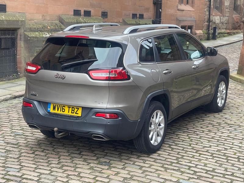 Begagnad Jeep Cherokee Longitude Plus 200 HK (147 kW) 2016 Beige SUV