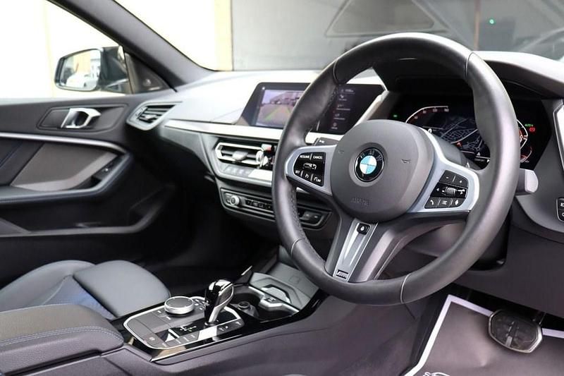 Begagnad BMW 218 M Sport 2024 Grå Sportkupé