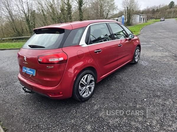 Used Citroën C4 Picasso Exclusive 115 HP (84 kW) 2015 Red MPV